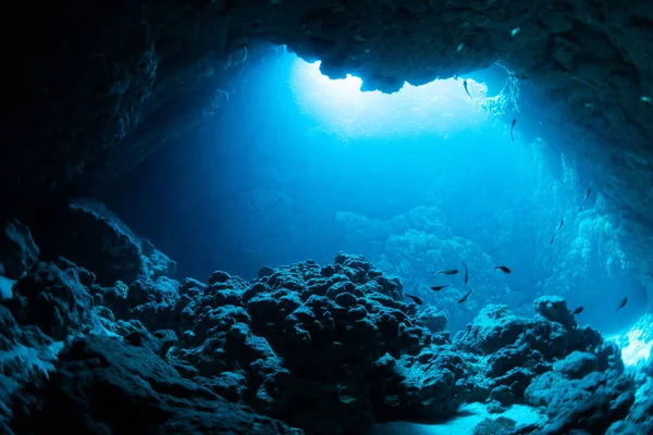 Sonnenstrahlen Die Unterwasserhöhle — Stockfoto