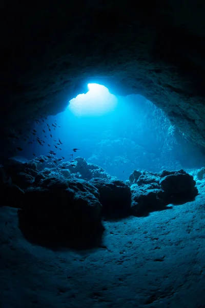 Промені Сонячного Світла Підводну Печеру — стокове фото