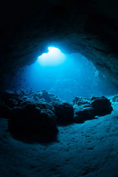 Sonnenstrahlen Die Unterwasserhöhle — Stockfoto