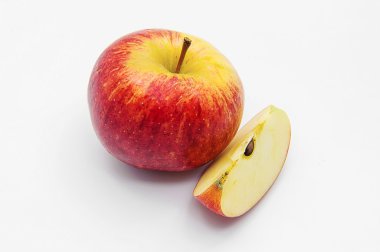 Kırmızı elma ile gölge.