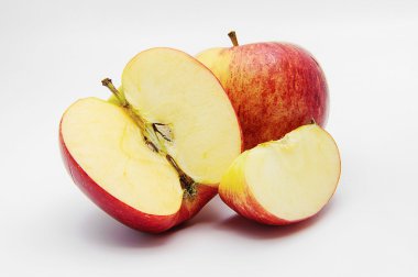 Kırmızı elma ile gölge.