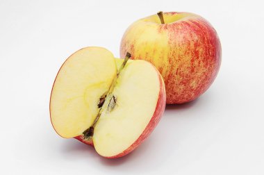 Kırmızı elma ile gölge.