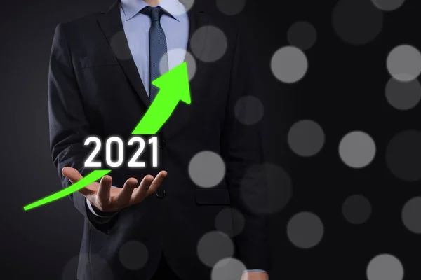 2021 성장을 계획하라 사업가는 긍정적 지표를 계획하고 증가시키며 개념을 시킨다 — 스톡 사진