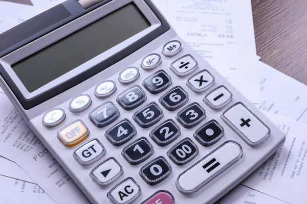 Teclado Calculadora Con Cheques Tienda Compras Fondo Piso Madera Vista — Foto de Stock