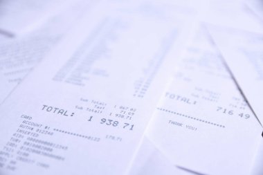 Dükkanlardan alınan çeklerin geçmişi. Kapat..