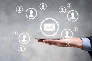 E- posta ve kullanıcı simgesi, imza, sembol pazarlama ya da bülten konsepti, diyagram. E- posta gönderme. Posta ve SMS pazarlama kavramı. İş dünyasında doğrudan satış şeması. E- posta için istemci listesi