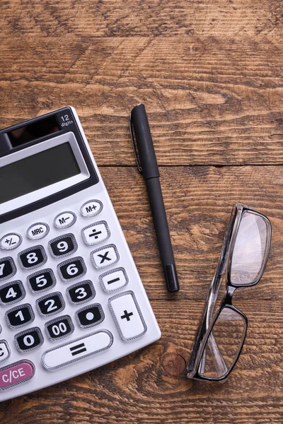 Teclado Calculadora Fundo Piso Madeira Vista Superior Espaço Cópia — Fotografia de Stock