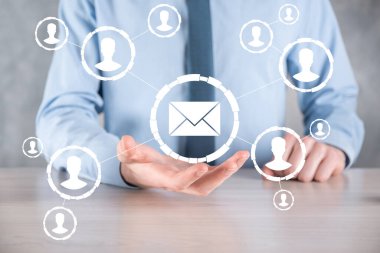 E- posta ve kullanıcı simgesi, imza, sembol pazarlama ya da bülten konsepti, diyagram. E- posta gönderme. Posta ve SMS pazarlama kavramı. İş dünyasında doğrudan satış şeması. E- posta için istemci listesi
