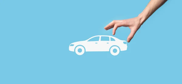 Digital Komposit Man Håller Bil Ikon Car Bilförsäkring Och Bil — Stockfoto