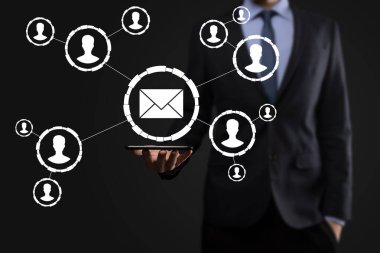 E- posta ve kullanıcı simgesi, imza, sembol pazarlama ya da bülten konsepti, diyagram. E- posta gönderme. Posta ve SMS pazarlama kavramı. İş dünyasında doğrudan satış şeması. E- posta için istemci listesi