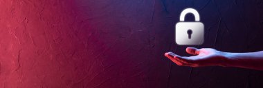 Siber güvenlik ağı. Asma kilit simgesi ve internet teknolojisi ağı. Tablet ve sanal arayüzde veri kişisel bilgilerini koruyan bir iş adamı. Veri koruma gizlilik kavramı. GDPR. AB.