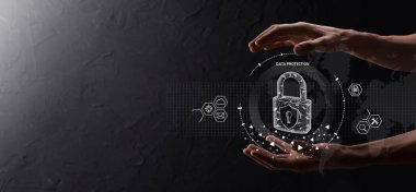 Siber güvenlik ağı. Asma kilit simgesi ve internet teknolojisi ağı. Tablet ve sanal arayüzde veri kişisel bilgilerini koruyan bir iş adamı. Veri koruma gizlilik kavramı. GDPR. AB.