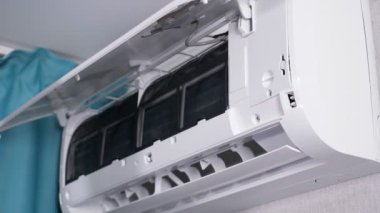 Eldivenli insan, klimadan vidayı çıkar.