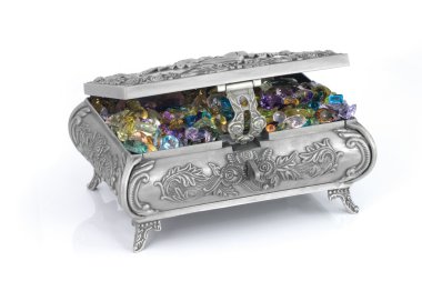 Değerli taşlar ile tabut