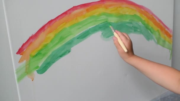 Kid Tekening Kleurrijke Lijn Kunst Met Verven Regenboog — Stockvideo