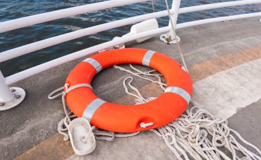 Turuncu güvenlik halkası Lifebuoy yaz emniyet kemeri