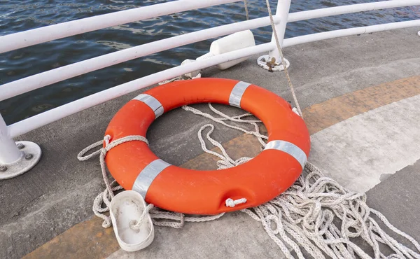 Turuncu güvenlik halkası Lifebuoy yaz emniyet kemeri