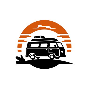 Beyaz arka planda Camper van Silhouette vektörü. Beyaz arkaplanda Camper van Silhouette vektörü.
