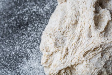 Doğal çavdar mayası üzerine dışkı. Kepekli. Yaşıyor. Çok doğal. Mayasız. Sağlıklı beslenme kavramı.