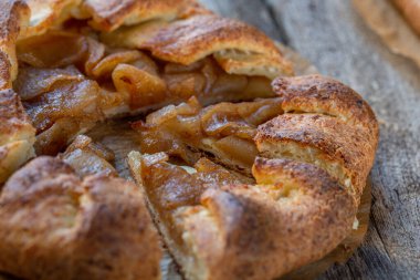 Elmalı süzme peynir hamur galeti..