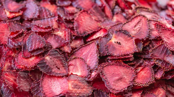 Fatias Morango Secas Batatas Fritas Fruto Recolha Preparação Bagas — Fotografia de Stock