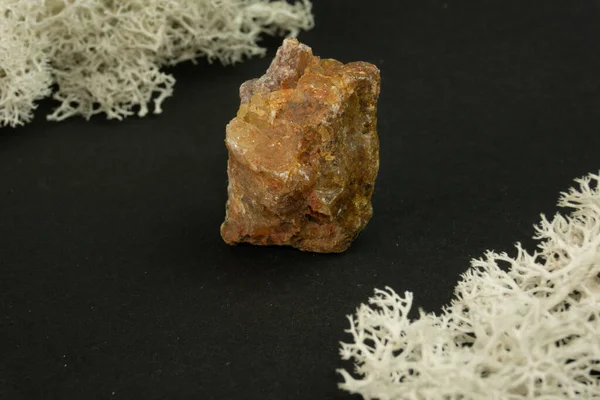 Andalusite Brasil China Pedra Mineral Natural Sobre Fundo Preto Rodeado — Fotografia de Stock