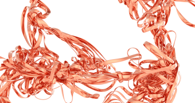 Beyaz arka planda soyut kırmızı kurdeleler uçuşuyor ve kıvrılıyor