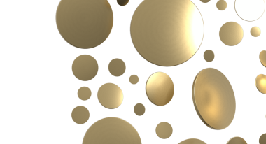 Beyaz arkaplan geometrik desen üzerinde soyut altın halkalar