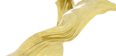 Beyaz Arkaplana Karşı Şık Altın Kumaş Akışı: Lüks, Huzur