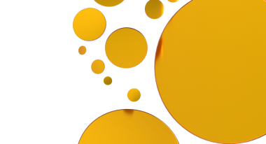 Beyaz arkaplan kompozisyon tasarım elementinde soyut sarı daireler.