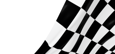 Beyaz arkaplan, rekabet ya da bitiş çizgisi üzerinde kareli bayrak sallama