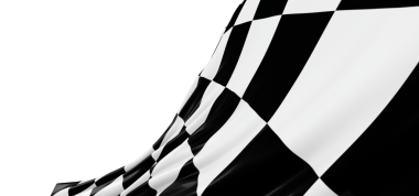 Beyaz Arkaplan Karşısındaki Yarış Damalı Bayrak Dalgalanması, Zafer Kavramı, izole edilmiş