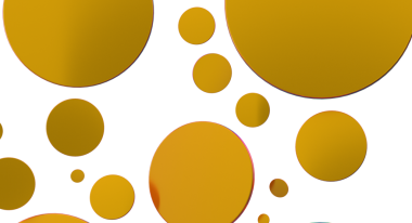 Beyaz arka planda yüzen soyut altın halkalar, minimalist tasarım