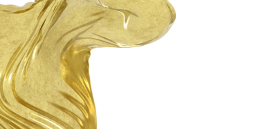 Lüks ve zarafeti temsil eden soyut altın tekstil akışı, izole edilmiş beyaz