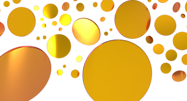 Beyaz arka planda yüzen soyut altın halkalar, minimalist.