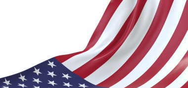 Amerikan Bayrağı Beyaz Arkaplanda Gururla Dalgalanıyor