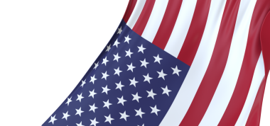 Amerikan Bayrağı Parlak Beyaz Arkaplanda Gururla Dalgalanıyor