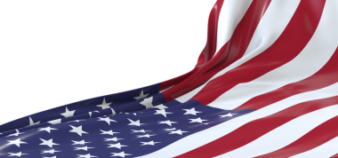 Kopya alanı ile rüzgarda dalgalanan Amerikan Bayrağı