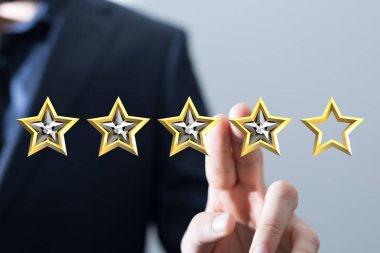 İşadamı dört yıldız aldı: Müşteri memnuniyeti, olumlu geri bildirim kavramı