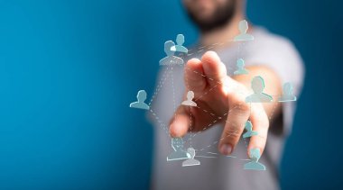 Dijital Ağ Dokunuşu: Modern Teknoloji Etkileşimi Konsepti