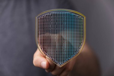 Veri korumasını temsil eden Siber Güvenliğin Dijital Kalkanı.