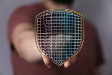 Dijital veri koruma kalkanı, güvenlik konsepti, siber savunma.