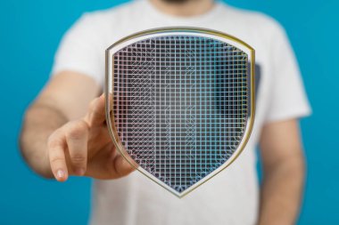 Siber Güvenlik Dijital Koruma ve Veri Güvenliği 'ni Temsil Eden Kalkan