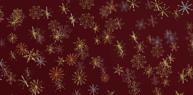 Kışın Koyu Kırmızı Arkaplanda Altın Kar Tanesi Kalıbı