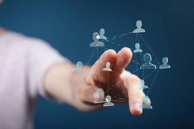 Dijital ağ insan bağlantıları el takım çalışması kavramına dokunuyor