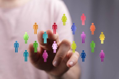 İletişim için bir parmağın dokunduğu çeşitli grup ağı kavramı