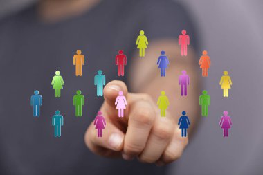 Bağlı renkli insan figürleri parmak konseptiyle seçilen simgeler