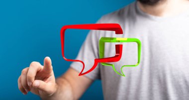 Konuşma Baloncuğu Kişi Simgeleri ile Çevrimiçi İletişim Konsepti