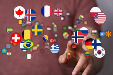 Dünya bayraklarına dokunma kavramı, küreselleşme ve birlik