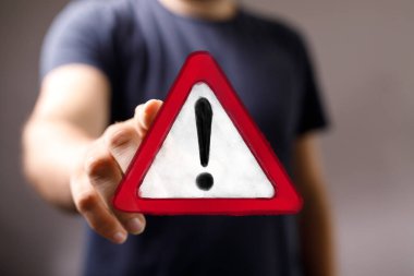 Uyarı İşareti Bildirimi Bekleyen Kişi Tehlike Uyarısı Kavramı